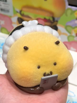 该怎么让我的好朋友刷到然后送我这个超可爱的蜜蜜盲盒呢 #也太可爱了吧 #小蜜蜂蜜蜜#蜜蜜 #盲盒