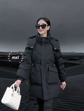 还在为秋冬穿搭发愁?快瞧这款雅鹿羽绒服 让你在寒冷季节美丽不冻人!填充90鸭绒,保暖性能超绝,轻盈又无负担。时尚版型,无论通勤还是休闲,都能轻松驾驭,彰显独特气质。现在反季特买,性价比超高,还支持7天无理由退货,放心下单无顾虑! #雅鹿羽绒服 #反季购物 #时尚保暖穿搭 #秋冬必备外套 #正品保障