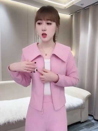 小粉色真的好看#高级感穿搭 #强烈推荐 #这也太好看了 #品质女装 #减龄气质