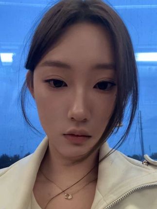 那天看你的眼睛 我懵了兄弟 我好喜欢赫莲娜黑糖啵啵 #赫莲娜美瞳#赫莲娜贵妇美瞳#赫莲娜黑糖啵啵