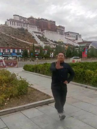 #每天一笑烦恼忘 早上好亲爱的友友们#周末出来嗨皮