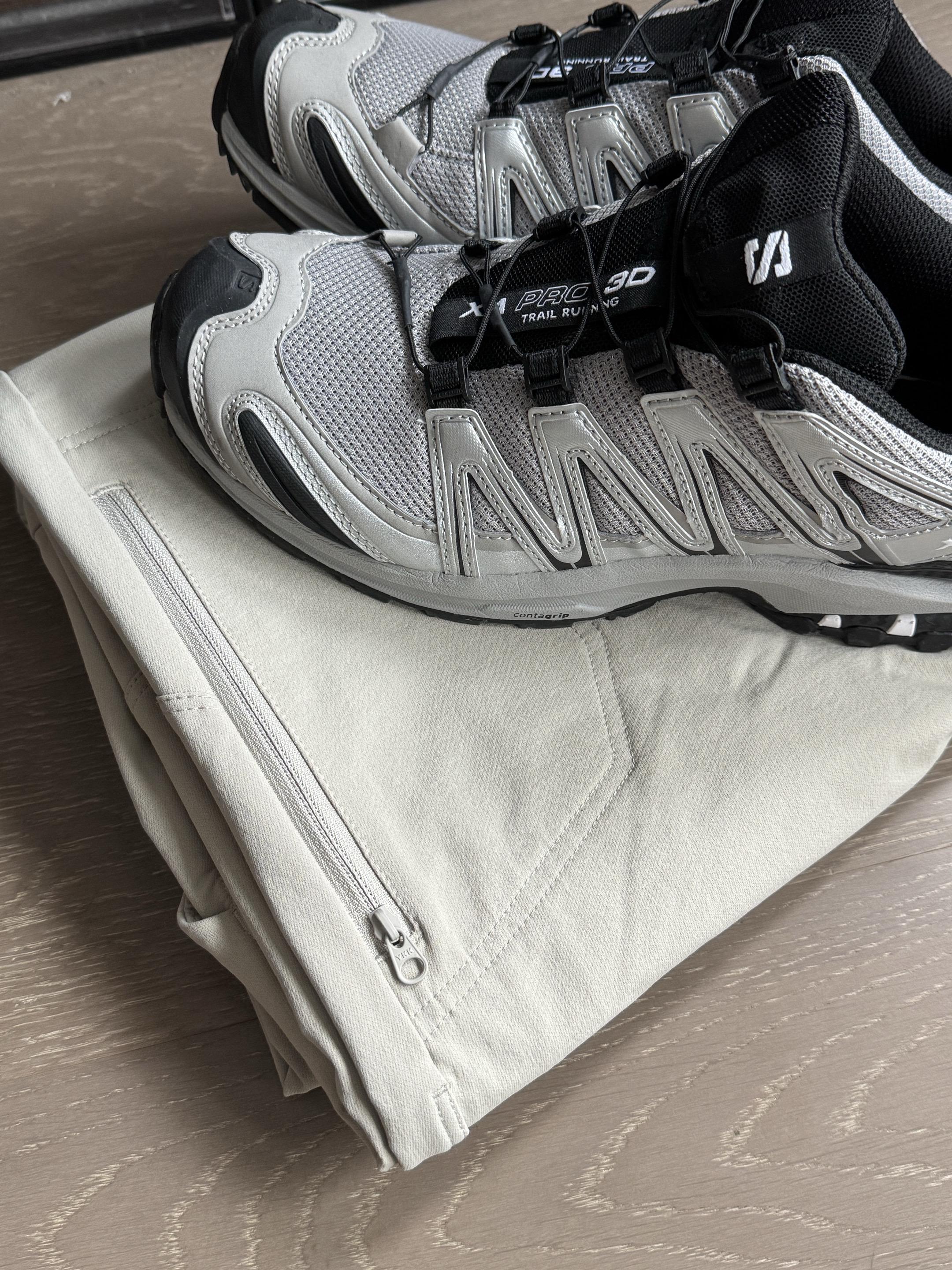 这条老钱户外通勤休闲裤!超适合秋冬穿搭!立体剪裁设计!舒适有型不卡裆!斜纹登山布,耐磨抗撕裂的同时不起球不勾丝!多口袋设计,出门放手机很方便!无论是日常通勤还是户外爬山钓鱼都可以穿!#男生通勤穿搭 #户外休闲裤 #男生穿搭 #秋冬男生穿搭 #通勤神裤