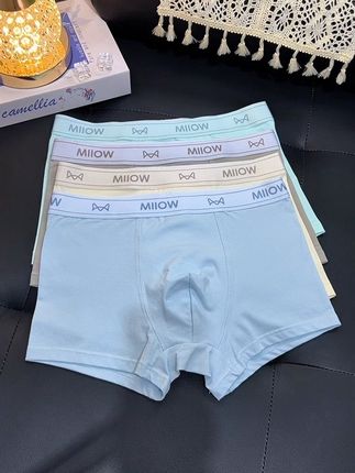 儿子穿一次就爱上的高品质青少年内裤!新疆棉的面料,柔软亲肤细腻,不闷汗也不粘腻,大弹力不勒肚不卡裆不勒腿,双层10A抑菌裆部,吸湿排汗很透气,儿子穿着太舒服了,#猫人 大品牌的,给孩子穿就很放心~#青少年内裤 #男孩短裤推荐 #男童内裤 #纯棉内裤