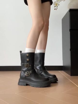 秋日百搭短靴好酷啊#街头时尚穿搭 #美鞋穿搭 #显腿长腿细的鞋子推荐 #短靴