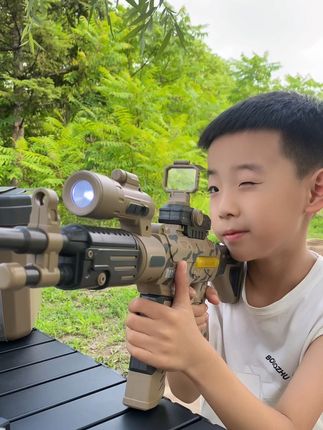 能组装成上百种枪型的百变磁力枪 ,孩子可喜欢玩了,去哪儿都要带着,可以真实发射榴弹炮贼过瘾#儿童玩具 #磁力枪
