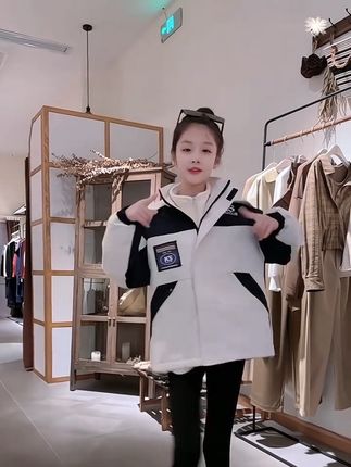 #高品质童装 #潮酷穿搭 #冲锋衣三合一 #学院风穿搭 #今日穿搭