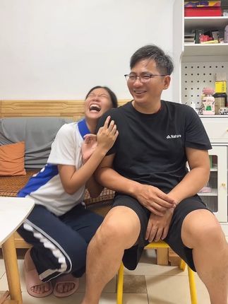 #亲子互动 我和闺女的日常!就喜欢逗你乐!😎😎😎#简单易学 #欢乐时光
