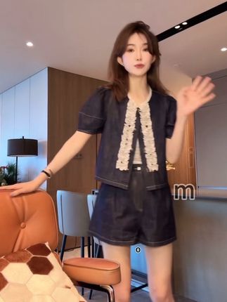 yiyiya.Guo艺艺吖【悠然小调】时尚木耳边拼接款上衣+短裤1618SS52#夏季穿搭 #减龄气质 #休闲穿搭 #简约休闲风 #这么穿显瘦20斤
