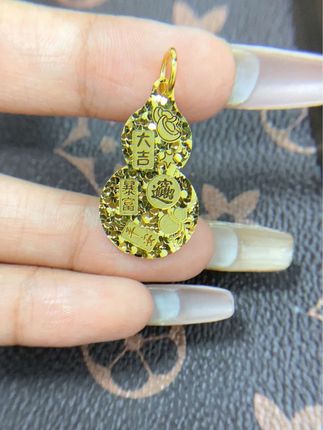 新版碎碎冰葫芦出炉喽~ 没有最爱只有更爱,见一个爱一个,永远还有下一个!#碎碎冰葫芦吊坠 #黄金吊坠 #黄金首饰 #黄金 #黄金珠宝