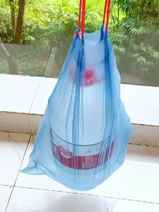 抽绳垃圾袋,让你的家瞬间变干净,快来试试吧!#抽绳垃圾袋一拉一提不脏手 #抽绳垃圾袋 #实用好物 #生活好帮手