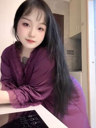 #长发的样子 #睡衣家居服 #胖胖的我 #纹身女孩你们喜欢吗 乖是装的 吃定你是真的
