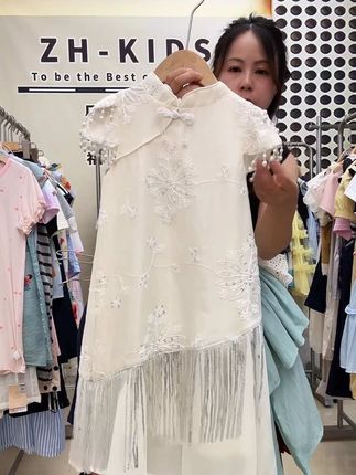 女童国风高定款旗袍裙,重工艺,高端大气上档次,码段:73-170,含泪出清,谁穿谁好看🫰🏻#气质仙女裙穿搭 #女童国风高定旗袍裙 #气质仙女裙穿搭 #谁穿谁好看系列 #源头工厂女童直播间