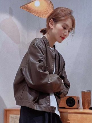# 流光机能风穿搭太有生命力#被秋日氛围感穿搭拿捏了#早秋穿搭公式来了 #时尚气质穿搭 #美拉德皮衣外套