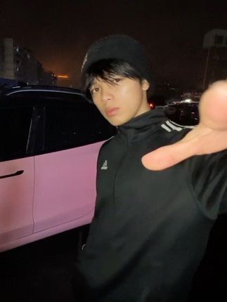 在雨夜中独自忧伤的男人#蛋炫帅#顶男#女大收割机