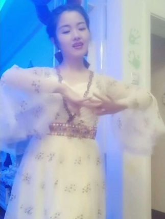 天太热了,睡不着,来个爱情的魔力转圈圈