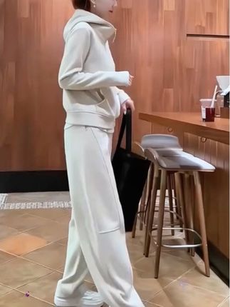#流光机能穿搭太有生命力了 #通勤搭配 #休闲运动套装 #早秋穿搭