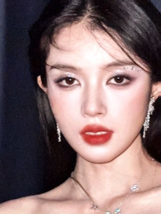 好女人得到名声,坏女人得到一切#高级感妆容 #许我耀眼 #坏女人