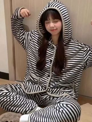 #睡衣家居服 #睡衣穿搭 #冬季睡衣 #加绒睡衣 #无限回购的宝藏零食分享