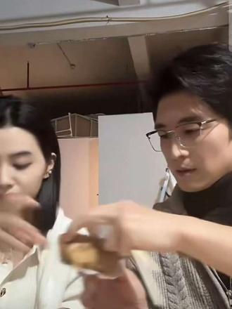 赵老师又在张老师直播间露了一小会脸。(中间有点小失误。不要介意)#赵廷义 #张楚萱