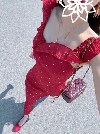法式气质鱼尾长裙女夏季新款花边方领绝美红色波点收腰显瘦连衣裙#今日穿搭 #浪漫法式仙女裙 #红色系 #甜美穿搭 #温柔风穿搭