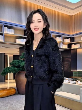 #冬季女外套#时尚洋气 #优雅气质 #百搭显瘦又保暖#谁穿都好看 @巨量千川 @DOU+小助手