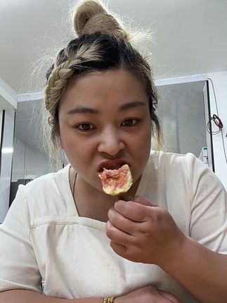 太好吃了吧,一吃一个不吱声