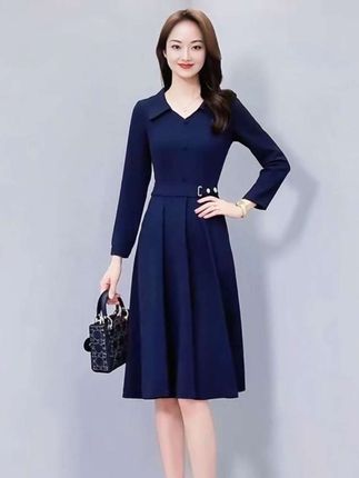 #连衣裙 #高级感穿搭 #谁穿谁好看 #徐璐琥珀系亮片裙贵气满满 #和周也学秋日穿搭保暖造型