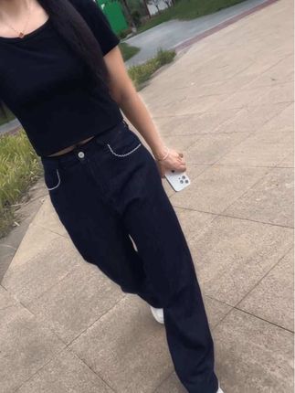 “不要去强留任何一段关系,即使你很在意, 喜我者我惜之,嫌我者我弃之,不要总去担心身边会失去谁,记得问问自己,谁又害怕失去你.…”#穿搭 #牛仔裤 #显高显瘦显腿长