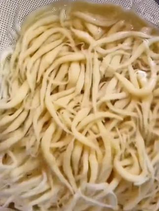 老乡们…你们喜欢的#凉虾 来了…#凉虾制作方法 #家乡的味道 #家乡特产