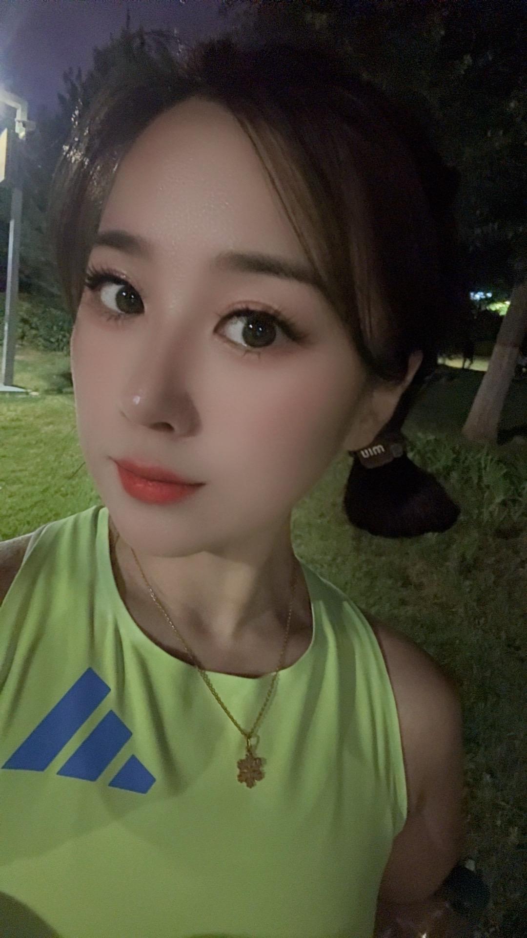 夜跑7公里✅平均配速501,心率176。上个强度,享受黑夜里的大汗淋漓,速度与心跳坚持运动保持热爱#跑步 #运动 #汗水不会辜负你 #努力成为最好的自己