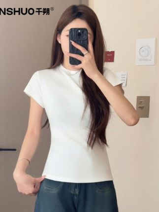 这件圆领的正肩短袖真的很百搭基础耶!版型很正!不挑人#夏季百搭款 #内搭外穿都好看 #面料柔软舒适 #正肩t恤 #