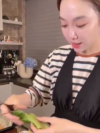 这款简简单单好吃美味的花式煎饼做法真不错爱了~#杂粮煎饼#粗粮煎饼#姜妍厨娘天花板 #煎饼皮#姜妍厨娘天花板