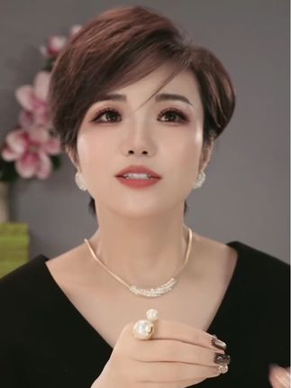 铜合金合成锆石耳饰 韩国满钻水钻耳环时尚简约百搭气质耳钉女#热门#热门音乐🔥