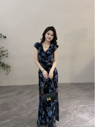【大婷婷】复古时尚长裙V领女装夏季碎花显瘦修身连衣裙裙子DT1352
