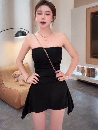 带胸垫纯欲褶皱掐腰辣妹修身百搭显瘦A字鱼尾抹胸连衣裙短裙子 #女装穿搭 #连衣裙