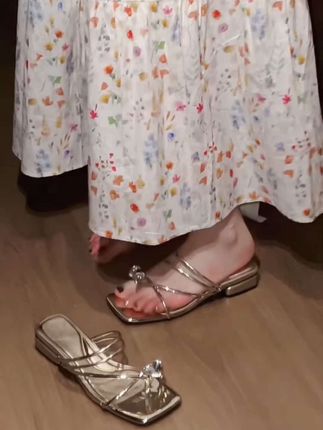 啄木鸟夏新款法式绝美水钻套趾仙女风一字带银色凉拖鞋外穿女粗跟#夏季凉鞋#高级感穿搭 #好鞋推荐