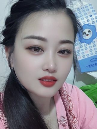 刚洗完澡,今天赶了一天的活,确实有点累了,整个人看着都好疲倦#下班后的日常 #清唱 #80后 #下班轻松一刻 #感谢那些默默给我点赞的人