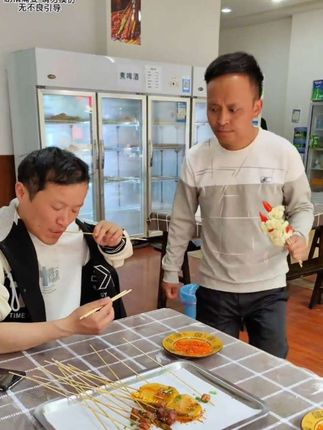 有卧龙必有凤雏 #搞笑 #神操作 #看一遍笑一遍 #万万没想到