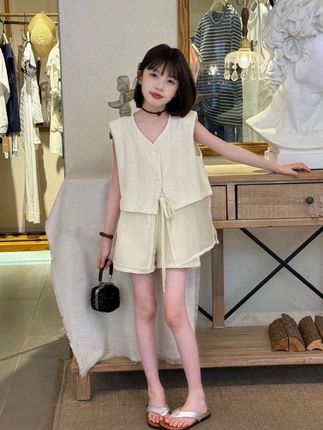女童夏季网纱拼接无袖背心套装短裤洋气时髦中大童夏装休闲两件套#高品质童装 #生女儿就要这样穿 #生女儿就是用来打扮的 #女童夏季套装 #女童夏季套装