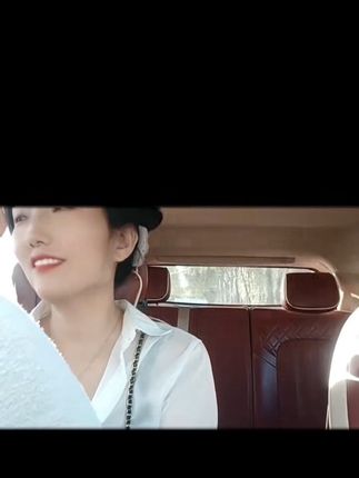 我想知道是什么样的地球吸引力,让你如此吸引人。 你的一言一行,你的喜怒哀乐,健康与否都让我牵挂见自己想见的人一定连空气都是甜的😊#六妹服装 六妹今天下午有事,下午场停播了,看到视频我家姐妹知悉#好物推荐🔥 #向快乐出发