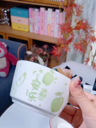 发现宝藏餐具!晋宝源陶瓷碗,四个一组,釉下彩工艺,ins风超可爱,家用沙拉碗或米饭碗都合适。✨🥣 #陶瓷碗 #居家好物