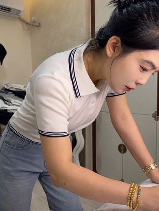 细线压缩针织polo 领上衣,超减龄超百搭#穿搭分享 #穿出自己的风格 #好看的衣服都在这里 #好看又便宜