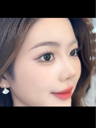 #美妆 早八新人1分钟画好眉毛,眼线下睫毛#新手怎么画眼妆 #好看的眼妆怎么画