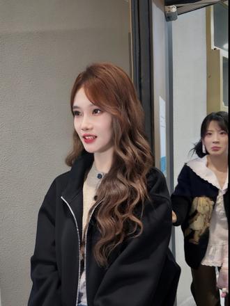 23号h赫兹首演下班 头一次抢到前面位置 人又眩晕了🥰
#宋昕冉