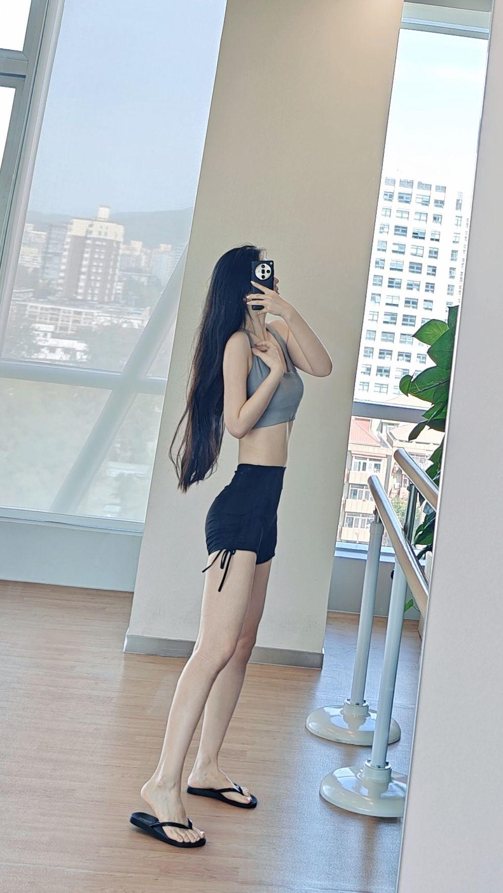 运动女孩👧🏻。放假第一天也运动啦☺️#健身穿搭 #运动穿搭 #保持身材 #健身服 #我的运动日常