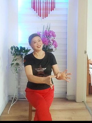 快乐就这么简单……😅#国庆快乐小舞蹈 #一看就会