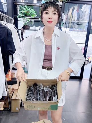 一口咬下去,黑糯黏玉米的香甜在嘴里爆发!🌟