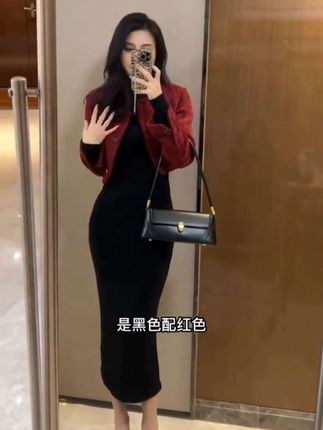 #创作灵感 #甜妹风 #甜系美女 #显瘦显高显腿长 #甜妹系列 百搭款包臀直通长裙
