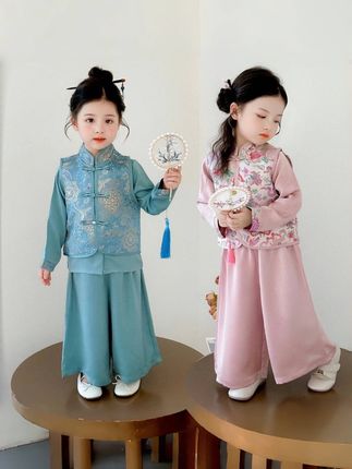女童时髦中国风,唐装套装儿童古风,新中式小女孩套装,古典洋气汉服#生女儿就是用来打扮的 #新中式穿搭 @巨量千川