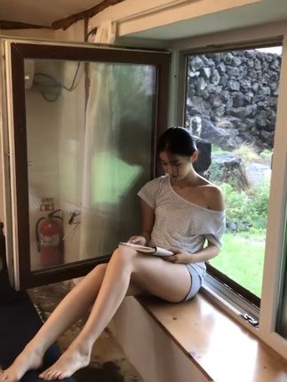 不同的年纪,不同的取舍,人生百味,随心就好。 #如果说初遇时候太过惊艳 #文案#穿搭#清纯女神